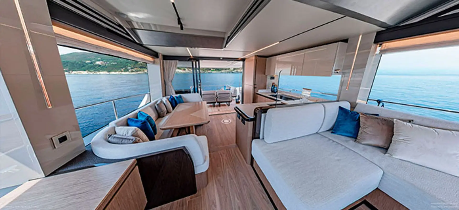 A trip aboard 60 FLY.