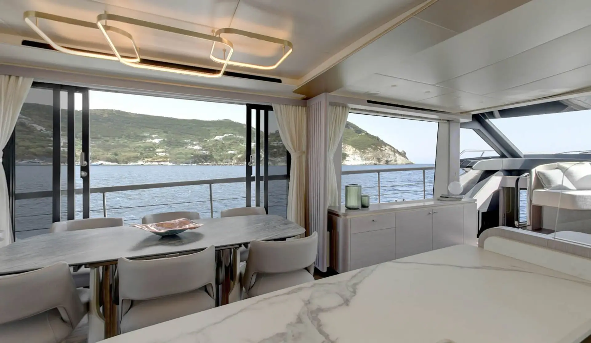 A trip aboard 70 FLY.